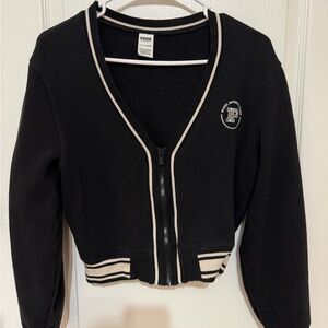 PINK Ivy Fleece Front Zip cropped Cardigan In Black and White. Size: Small